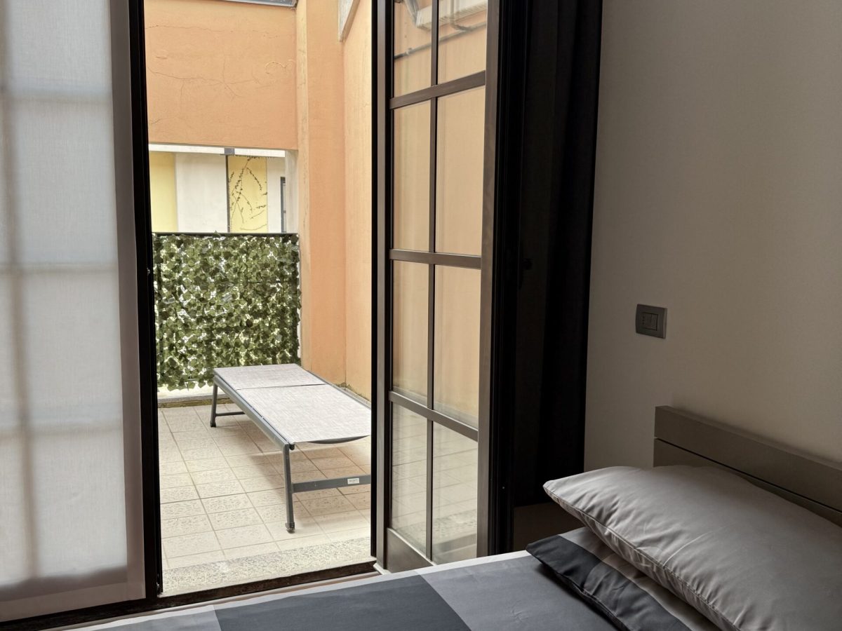 Camera balcone2